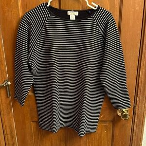 EUC Women’s Striped Long Sleeve Oversized Top